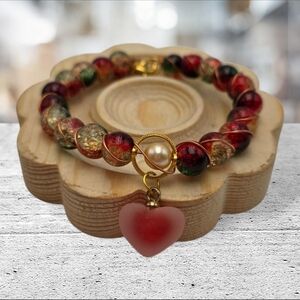 Handmade wirewrapped Elegant Red and Green Beaded Bracelet